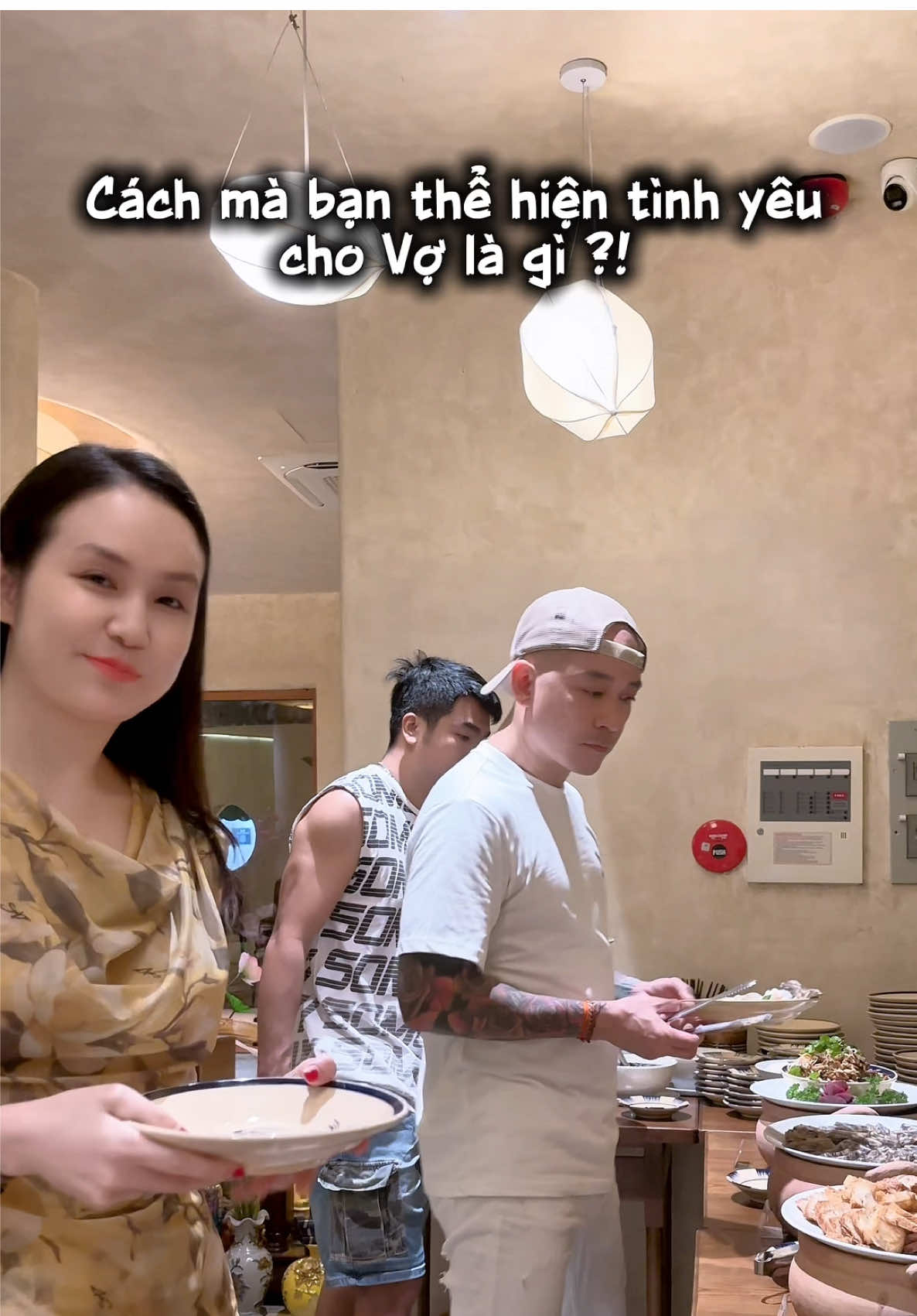 Đã được tình cảm của chị Tôi và Gai Con rồi , chẳng lẽ lên clip của tôi anh còn lấy hết nữa …. ???? #tuanhung #thuhuong #embekhongchiu