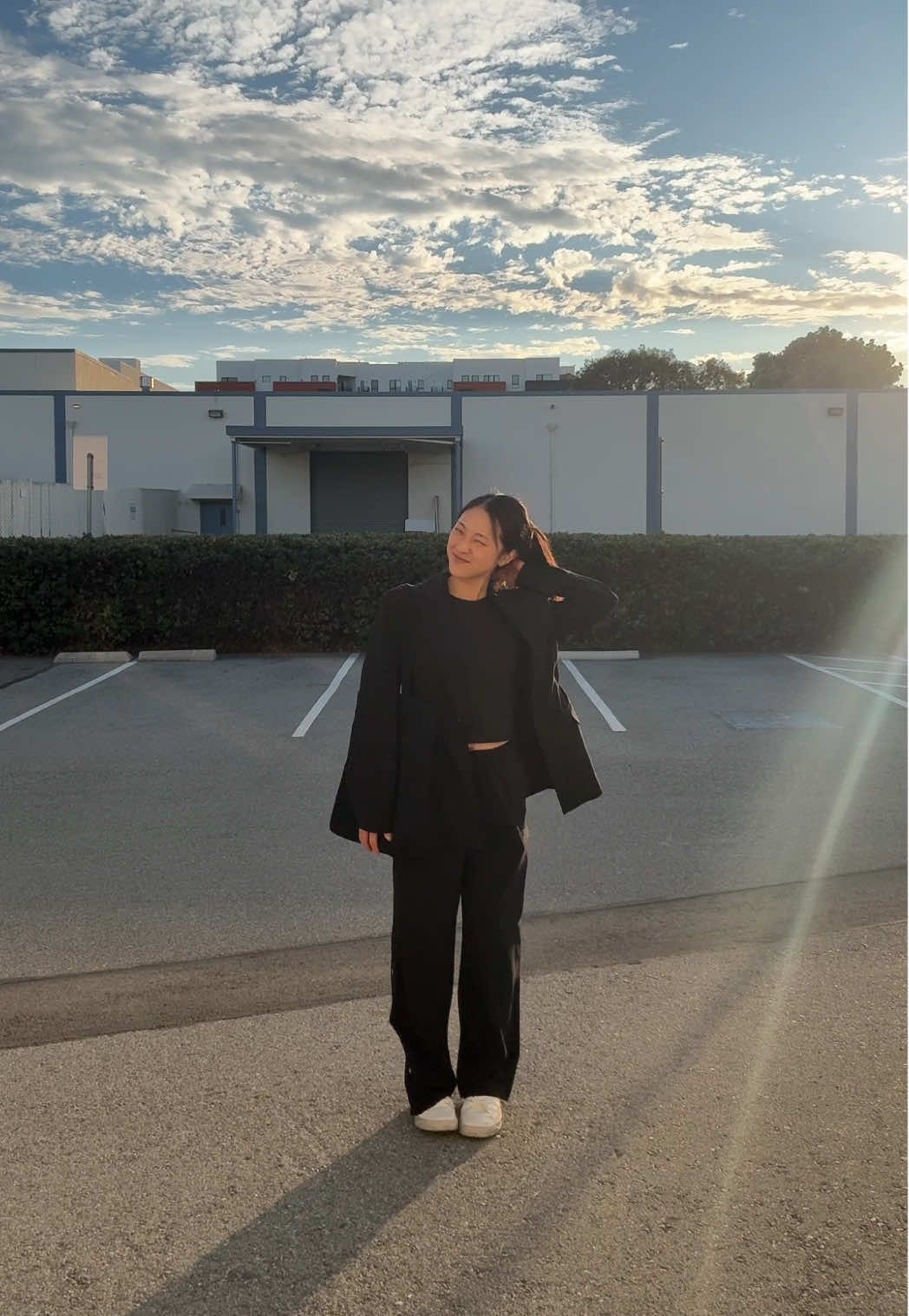 A moment of that capsule wardrobe from @ATHLETA in their newest MVP collection, not only to wear on the go but also to work or running errands. Has such functionality & style, and don’t get me started on comfort… 🫣#athletapartner #powerofshe #outfitvideo #confidence #empowerment 