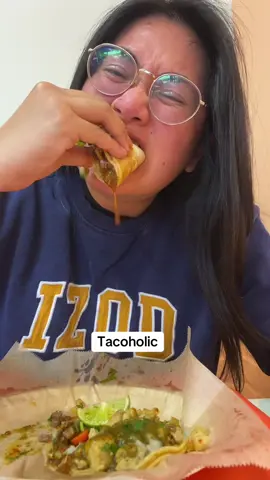 They put salsa roja on some of the tacos 😭#vibes #tacos 