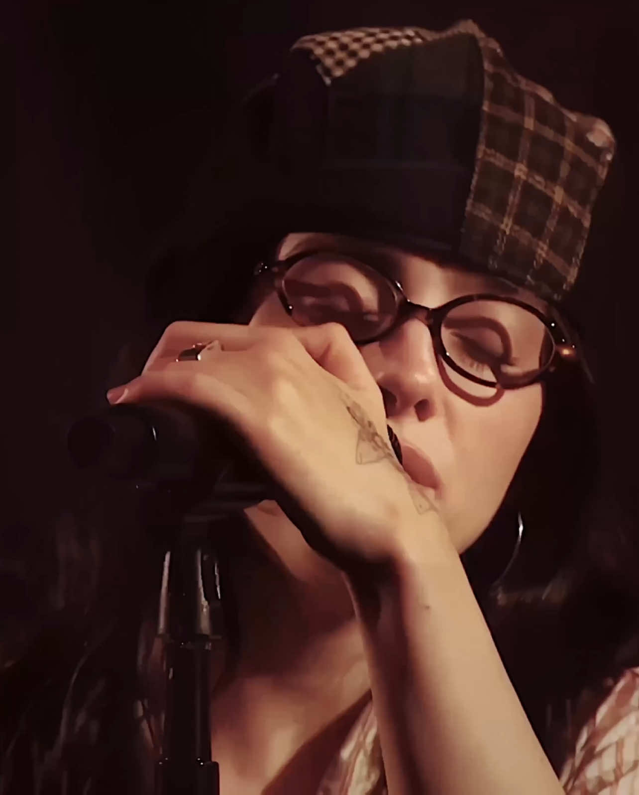 yes ik it's a repost don't kill me lol #foryoupage #billieeilish #billieeilishedit #videostar #eicilsh | scp @emi🫧 | @𝙕𝙤𝙚 | cc @𝗱𝗾𝗱𝗱𝘆𝗯𝗶𝗹𝘀 ⚓︎ |