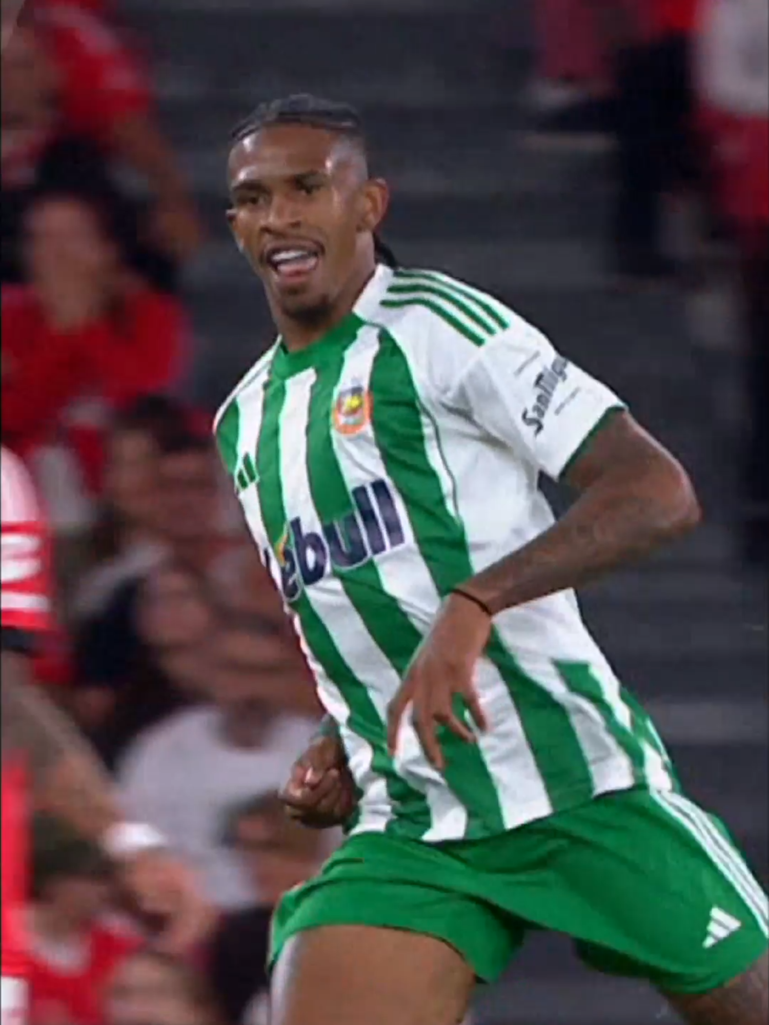 André Luiz gelou a Luz com golaço 💥 #rioave #ligaportugal #slb #slbenfica