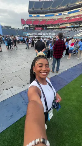 I feel grateful everyday to work in such a fun job. | Corporate Girl | Women in Sports | #womeninsports #corporategirlies #careergoals #blackgirlmagic 