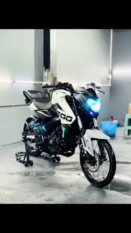 ‼️𝑹𝑬𝑹𝑬 𝑷𝑳𝑰 𝑴𝑶𝑽𝑬‼️ 𝑊𝐴𝑋 𝑆𝑃𝑅𝐴𝑌✅ #detailing#makeitviraltviral #mauritius🇲🇺 #pulsar200ns 