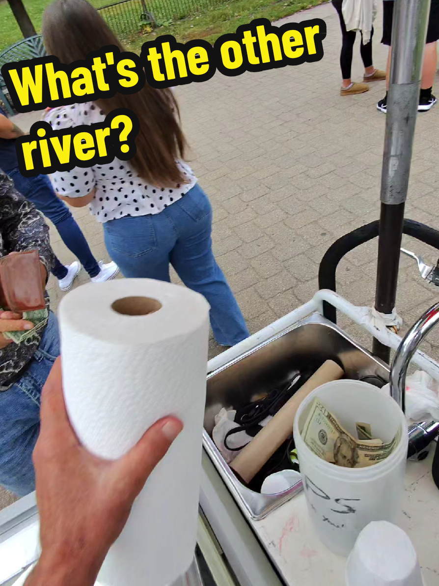Beautiful Sunday afternoon in the park, this time of year things slow down so I don't bring much Ice with me. #icecream #Italianice #italianfood #Pov #brooklynice66 