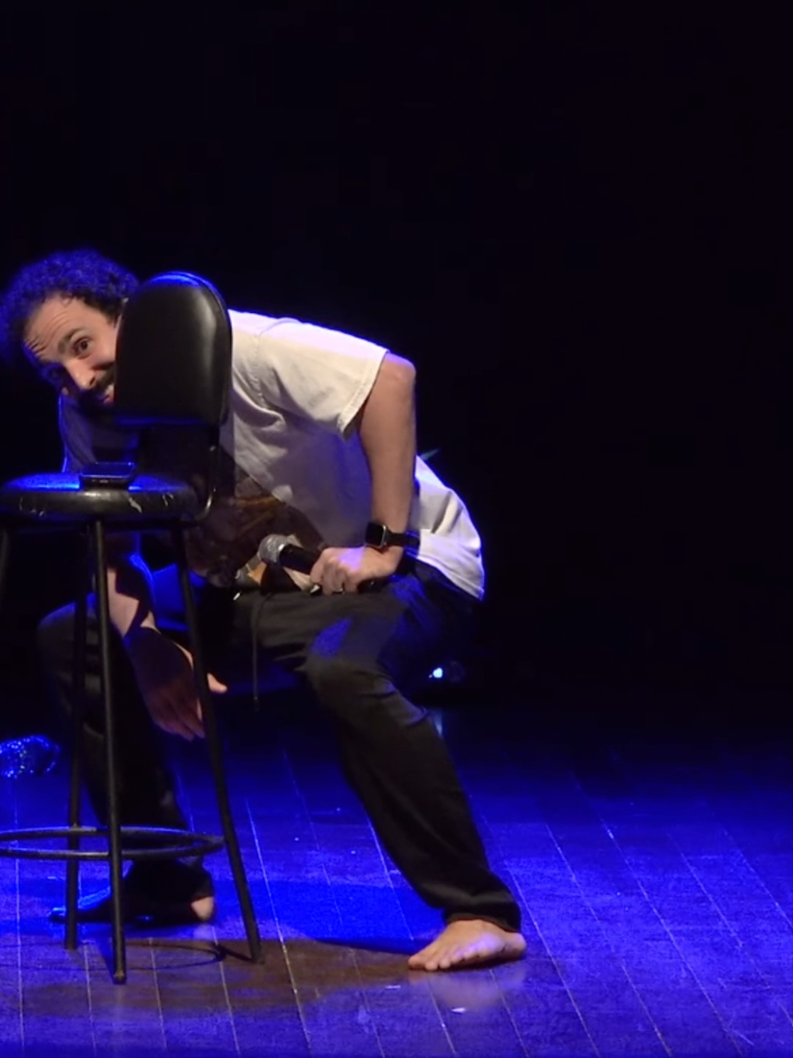 EM ALGUNS BAIRROS EM SALVADOR NÃO PODE FECHAR A PORTA, PQ DOS 