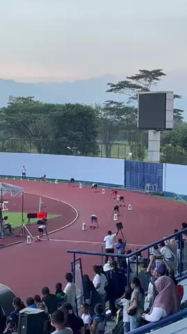 finall 4x100 meter  Lane 4️⃣ #kabupatenbogor #popdajabar #arcamanik #atletik #bogorberlari 