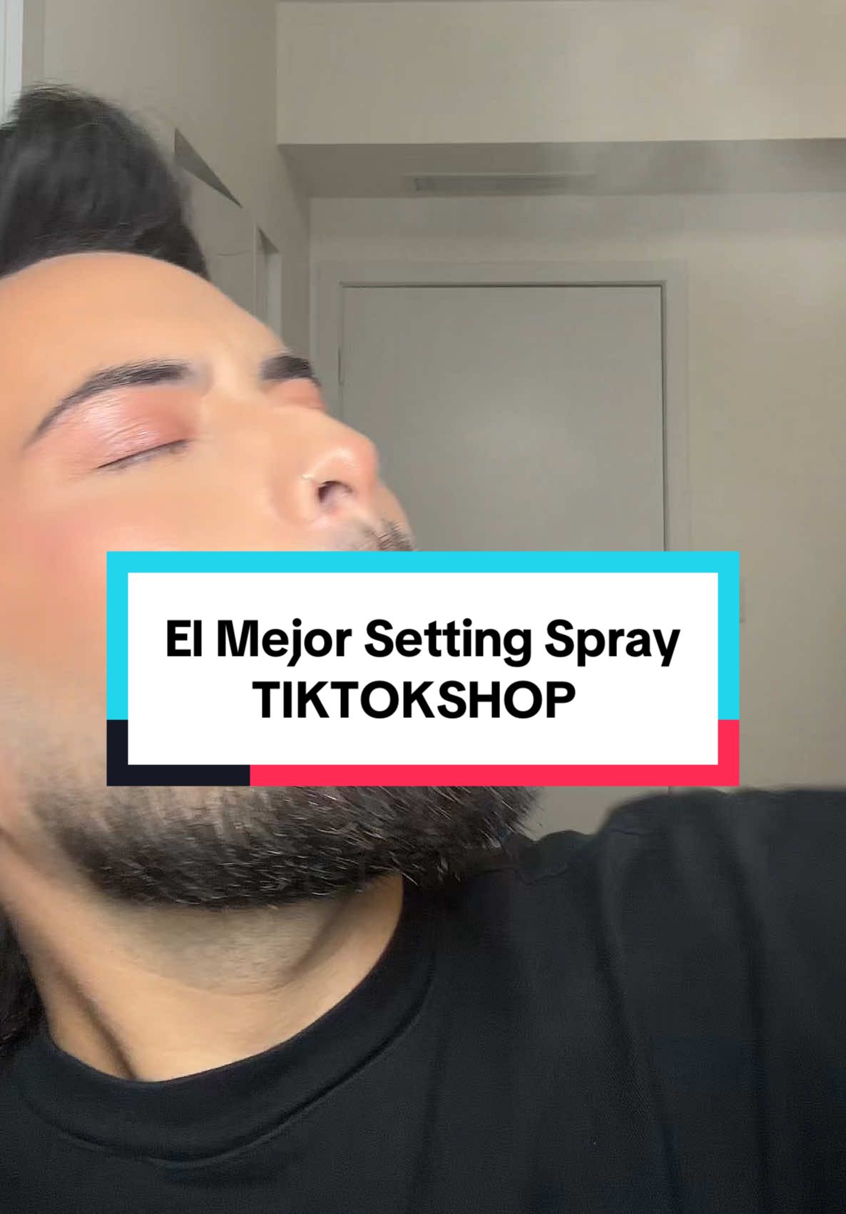 ✨ Chicos, acabo de probar el setting spray de Carslan de TikTok Shop y estoy impresionado! ✨ Primero, la bruma es super fina, no te deja esas gotitas grandes en la cara. Segundo, el acabado es glowy pero no grasoso, deja la piel fresca y el maquillaje sellado todo el día. Lo mejor es que realmente ayuda a que la base no se mueva, incluso con calor. 🔥 Si buscas un setting spray que te deje la piel bonita, fija el maquillaje y además sea súper ligero, este de Carslan está brutal. 🙌 @carslan_us ✅ - - - - #settingspray #makeup #vegan #allskintypes #longlasting  Buenas Noches 