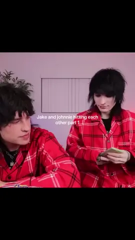 Plz like so i can make money🙏 #JAKEANDJOHNNIE #jakewebber #johnnieguilbert #blowthisup #viral 