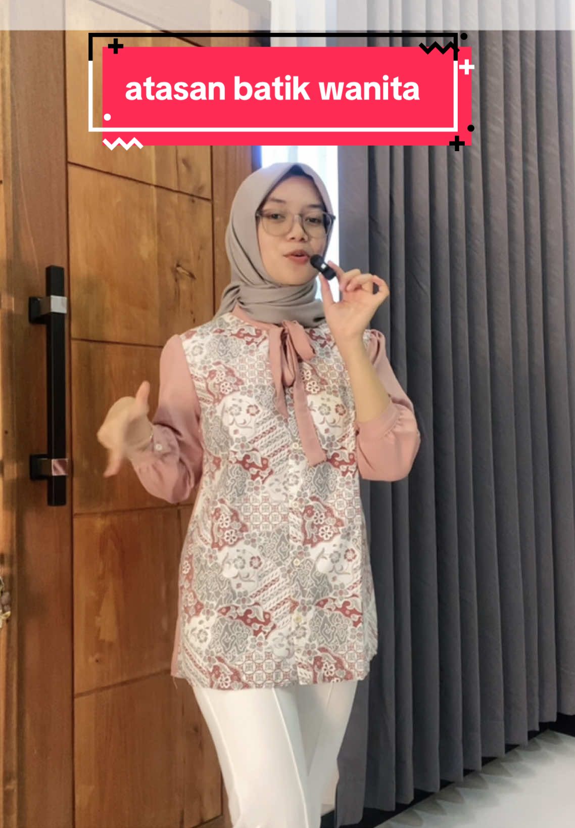 ihh lucuu yaaa batiknya, modern banget looknyaaa.. dari @ILKA BATIK MODERN cakep banget dipakai diacara apapun, formal non formalpun bagus,, kondangan ga pengen ribet bisa pakai ini yaaa 😍 yu samaan😍 aku ambil di ukuran M yaa 😍 #fyp #bajubatik #batikwanita #batikmodern #batikmodernwanita #batik #batikindonesia  #OOTD #foryoupage 