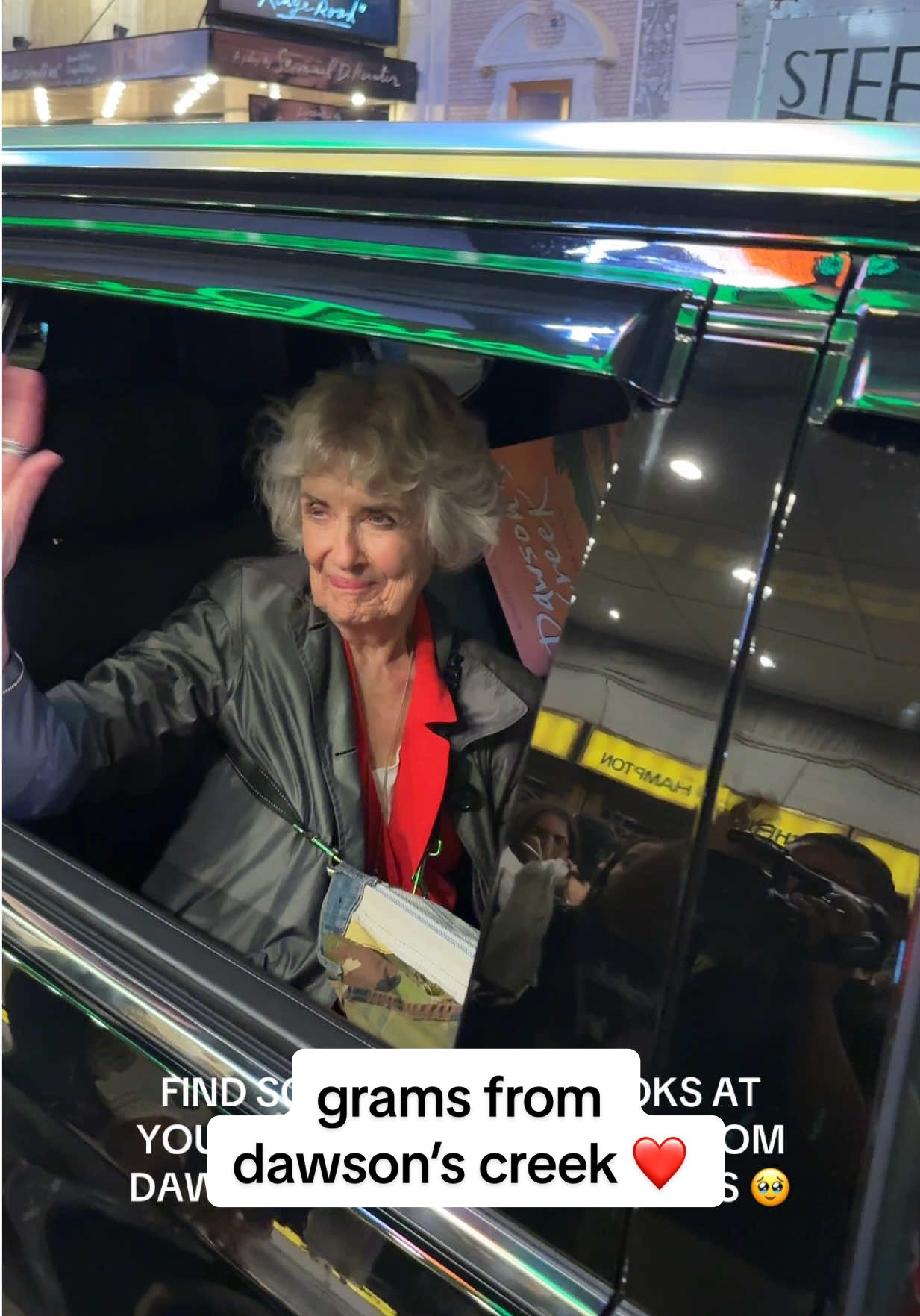 literally who gave her permission to be this wholesome 🥹❤️🫶 #dawsonscreek #dawsonscreekreunion #dawsonscreektiktok #marybethpeil #grams 