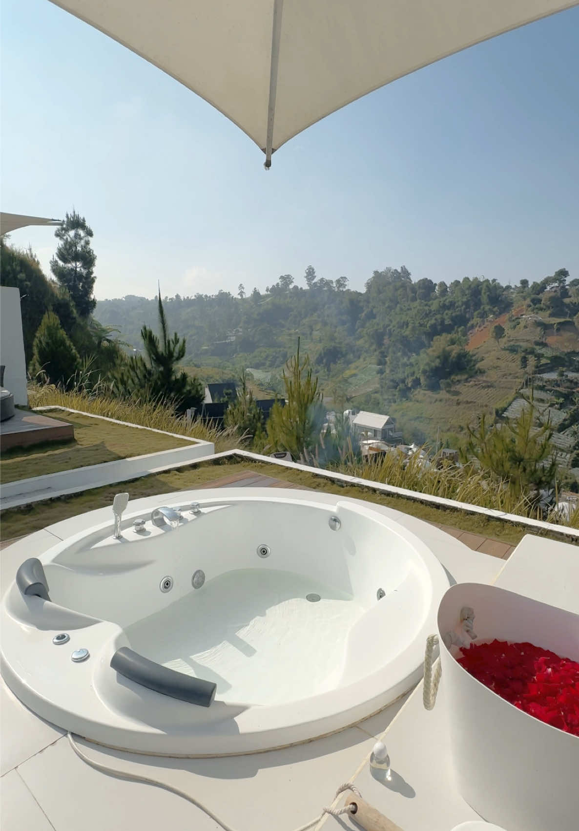 Hidden gem di  bandung . #staycation #glamping #dome #bandung #hotel 