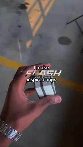 Flashing inspired rings>#barryallen #justiceleagueunlimited #flashcw #jamesgunn 