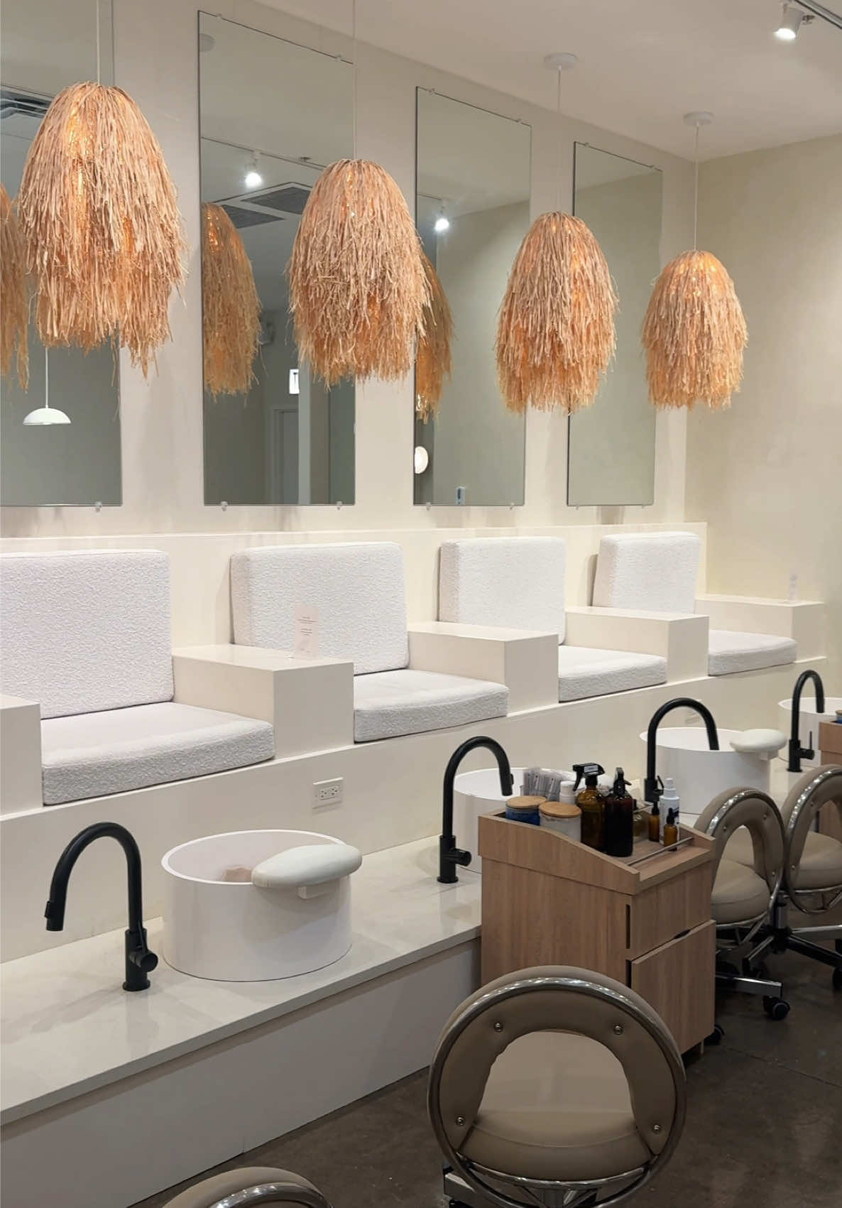 Treated myself to a fresh set at the most aesthetic nail salon @Saltmara Nails #nailday #Vlog #selfcareday #chicago