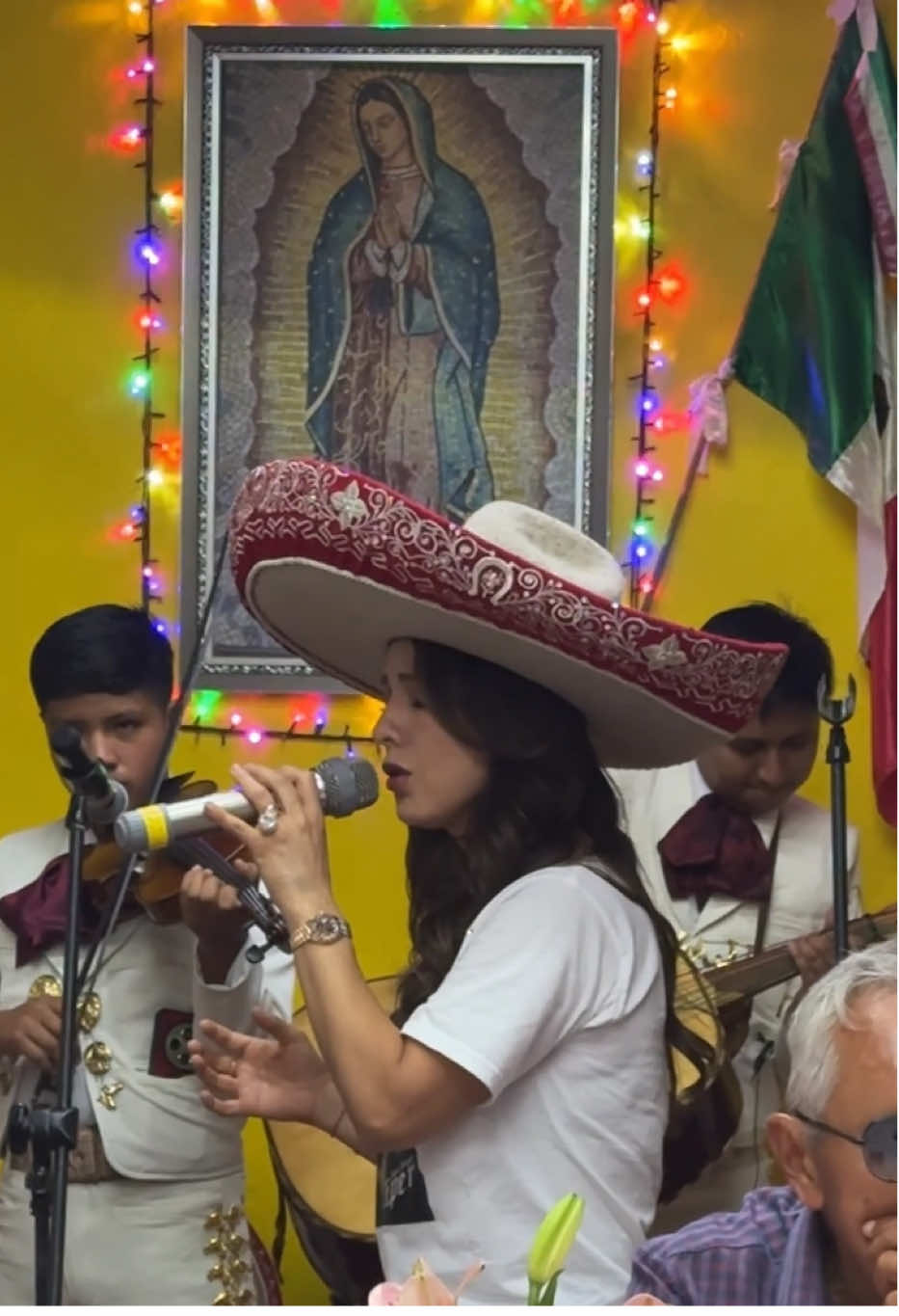 Celebrando un año más en la vida de nuestra Sari @Sara Angel #23 y contando Gracias a Dios !!!  #mariachi #saraangel  . . .  #LIVEStory  