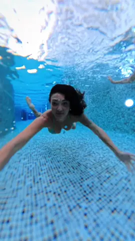 Underwater shot insta360x5 #insta360x5 #holidays #fylviralシ #fyp #spain 