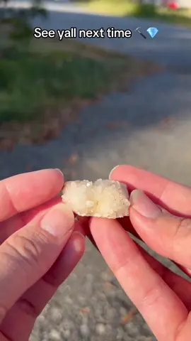 This one’s ready for the iron out! She’s gunna be real sparkly ✨⛏️💎 #diamondhillmine #fypシ #fypシ゚viral #rockhoundingwithmere #rockhoundlife 