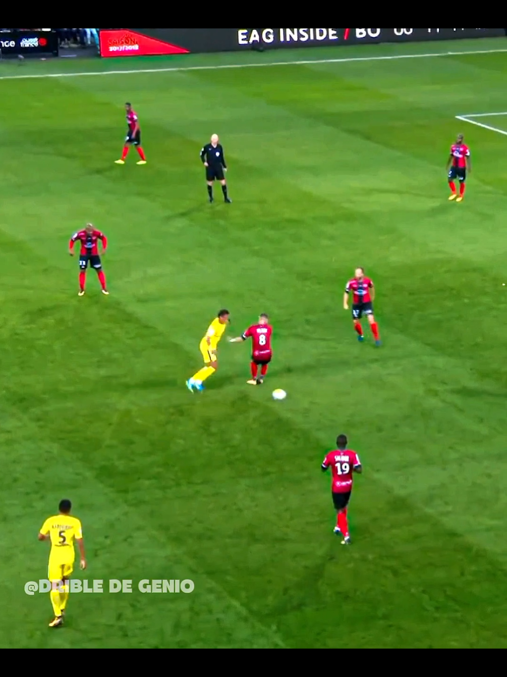 When Neymar made defenders dance... #neymar #neymarjr #skills #psg #dribles 