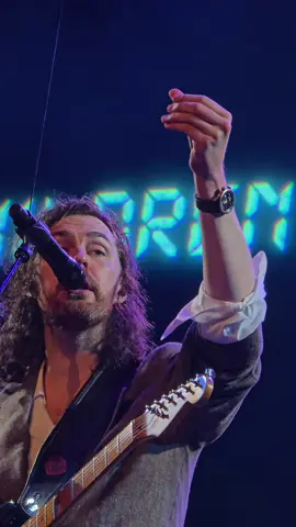 the snapping at the end... #hozier #unrealunearthtour 