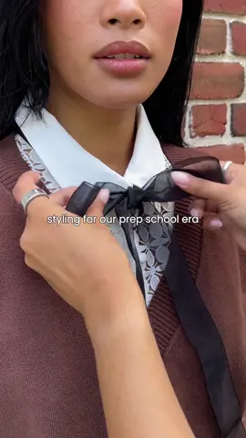 make sure to study up on upcoming fall fashion trends ✍️🍂 we're expecting to see cozy knits, effortless layers, and plaid everything on the syllabus (aka the link in bio) 🤎 #lovelulus #fallootd #howtostyle #preppystyle