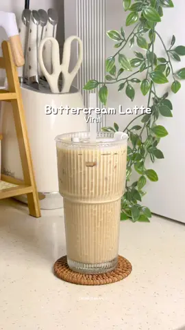 Bancuh sendiri je dekat rumah tapi tak sangka rasa dia sesedap ni 😍 Korang kena try Buttercream Latte ni! #buttercreamlatte #buttercreamlatte1kg #airviral #icedbuttercreamlatte #latte 