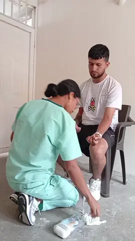 La enfermera bizca 😂🤣 #videoviral #humorviral #LIVEIncentiveProgram #LIVEStory #PaidPartnership 