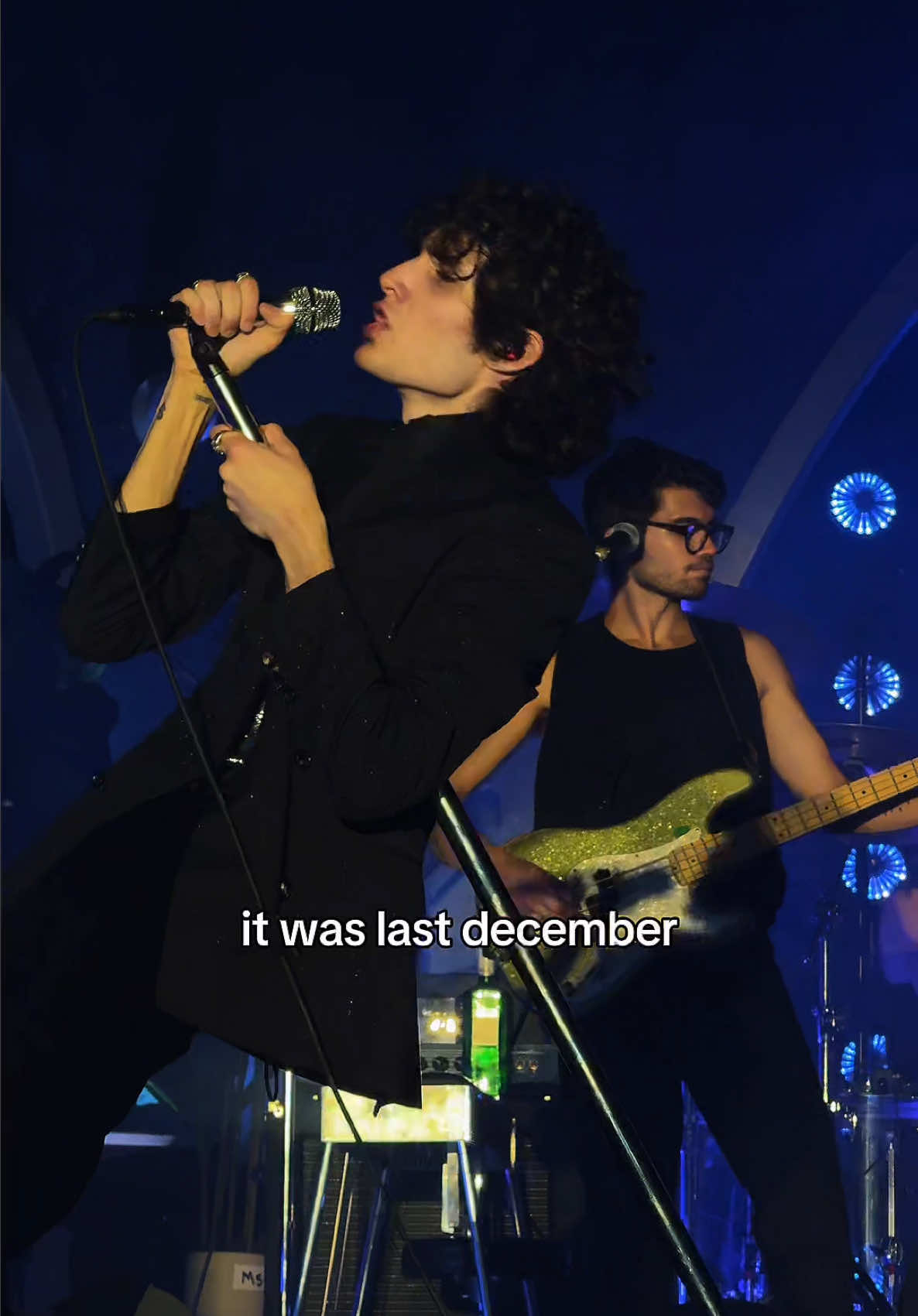 @sombr the extension gets me everyyy time #sombr #live #OnTour #latenightsandromancetour #backtofriends 