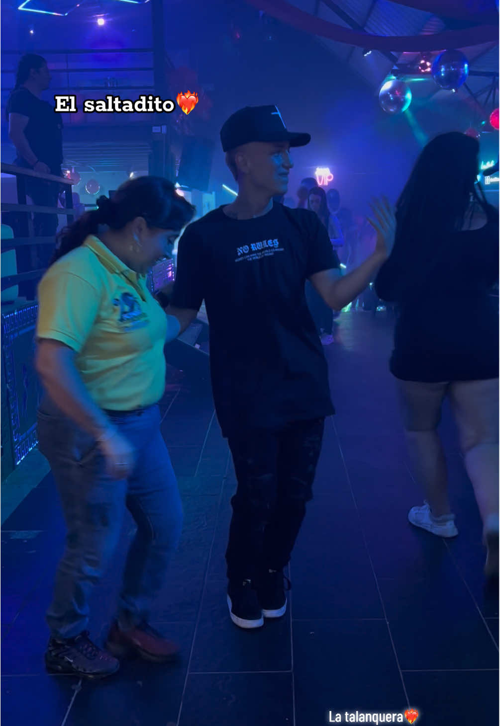 La malagueña ❤️‍🔥#Cumbia #baile #tecnocumbia #armenia #saltadito @FONDA LA MALAGUEÑA 