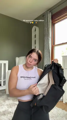 Who said a diaper bag can’t be cute and practical? 😍 First-time mom stamp of approval from me!! #babyessentials #newmommusthaves #firsttimemom #babyontheway #pregnancyjourney 