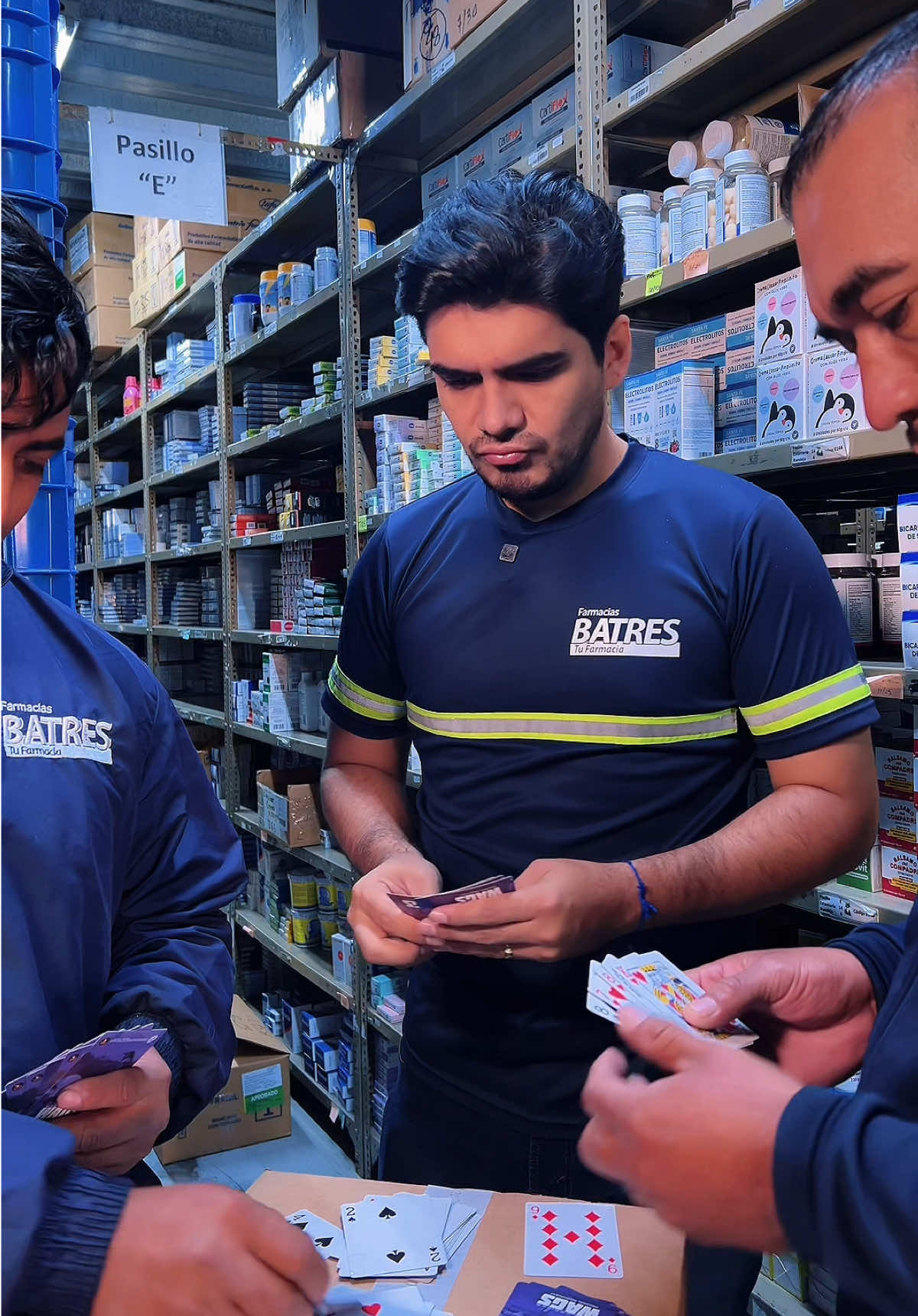 El Bodeguero 🫢 Pero en @Farmacias Batres todo llega perfecto a los clientes mayoristas 📦🐸  #salud #guatemala #gt #comedia 