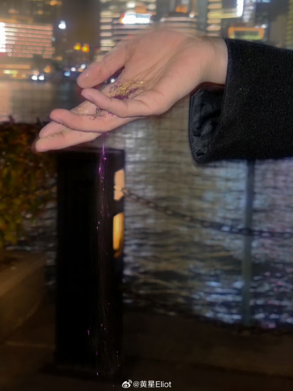 Đôi tay vàng trong làng hội họa, trắng thon dài mịn❤️  #黄星 #eliothuang #hoangtinh #abodesire #desire4 