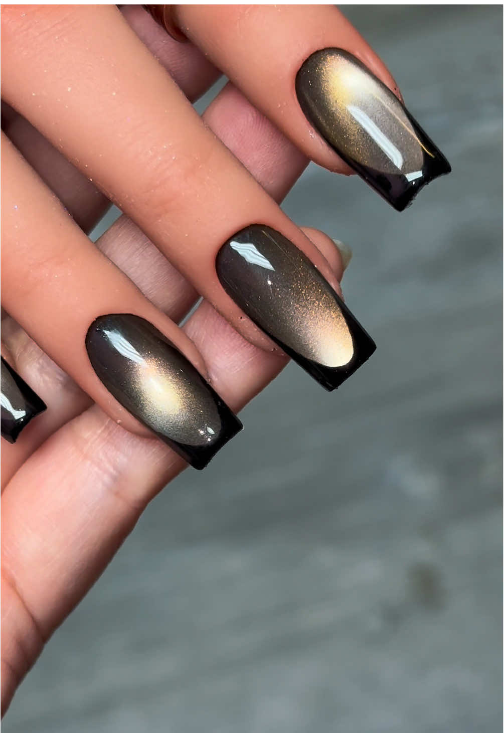 Cateye with black tip🖤 Shop now Riyasnails.com  - moonlight Cateye 24✨ - Blackest black 