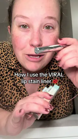 Lip stains 🤝 moms #lipstain #lipstainviral #makeuptips #MomsofTikTok #easymakeup 