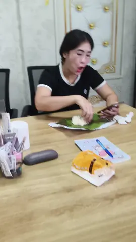 không ăn xôi thì ăn j