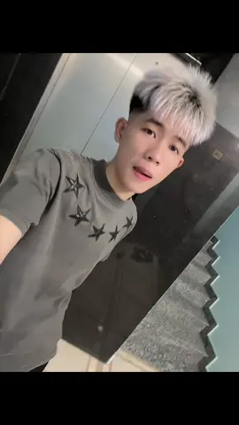 Anh ôm niềm Đau này,ai thấu Đâu-)