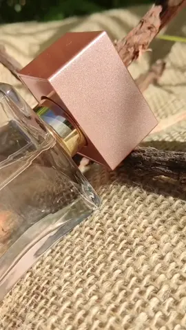 Deo Parfum Natura Essencial Clássico Feminino 100ml 🌺 Uma fragrância feminina que exala intensidade floral. . Hoje na promoção 🤩 De R$ 278,90 Por R$ 150,57 😱 . 🔖 Usando meu Cupom ⤵️  PRIMEIRACOMPRA GRUPOVIPCRIS . 🌟 Baixe o App Natura e busque pela consultora cristianededeusbravo ou copie e cole:  www.natura.com.br/consultoria/cristianededeusbravo . 🚚 Natura entrega em todo Brasil 🇧🇷  #essencial #essencialnatura #natura #essencialfeminino  #perfumenatura 