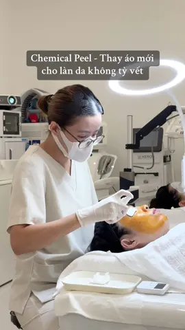 Chemical Peel là phương pháp thay da sinh học giúp loại bỏ lớp da cũ, kích thích sản sinh tế bào mới, cho bạn một làn da sáng khỏe, đều màu, căng bóng đầy sức sống luôn được ưa thích tại Chy Skin #skinlabbychy #chyskinbeauty #dieutridakhoahoc #chemicalpeel #peelda 