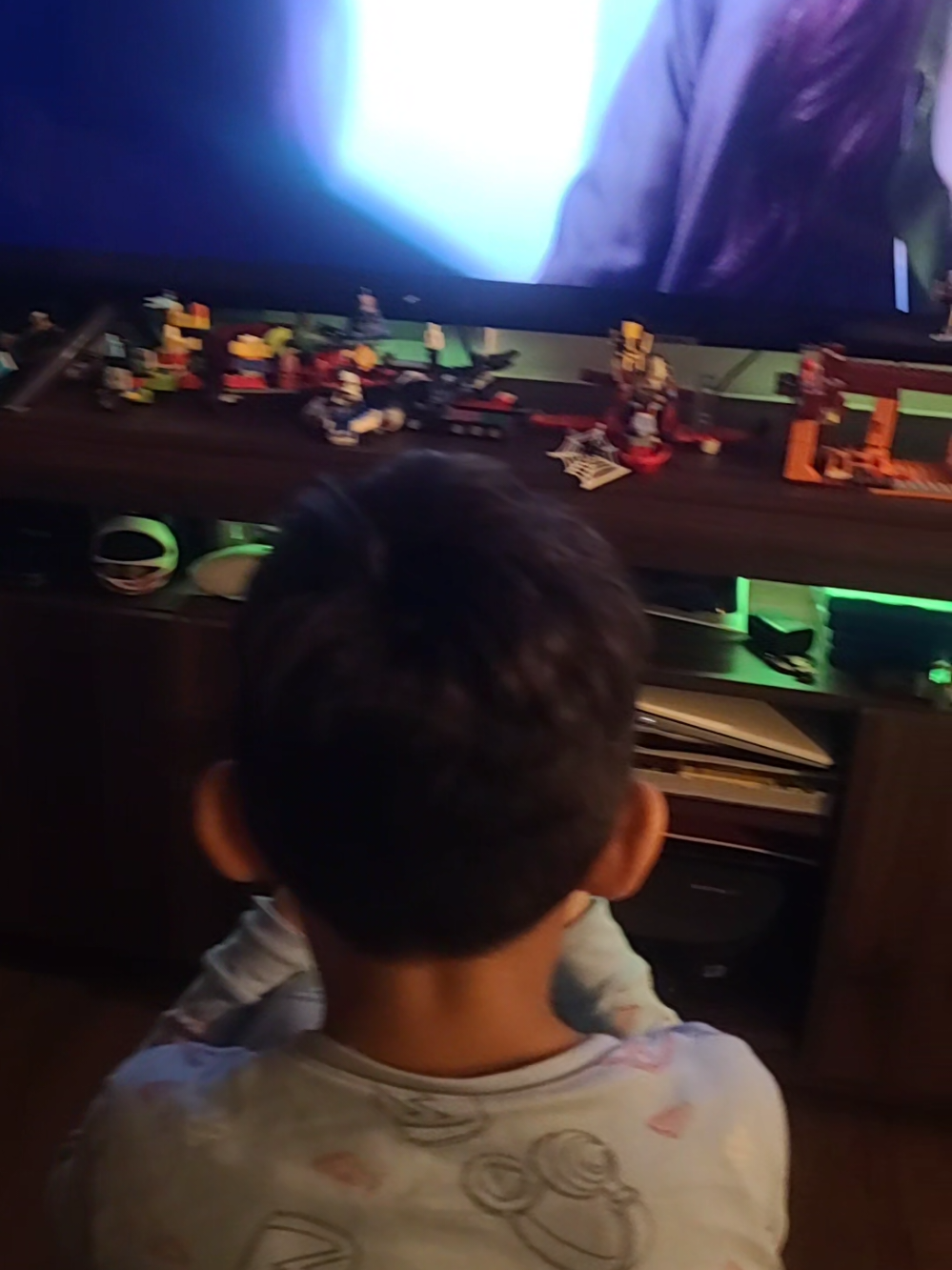 La vida pasa tan rápido,  que disfruto que esta sea mi decoración.  El crecerá tan pronto y extrañare ver estas cositas en casa 🙏✨️ #kids #Love #myboy #fyp #life 