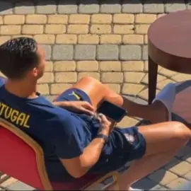 What was Cristiano Ronaldo Watching 🤔 . . . #cristianoronaldo #ronaldo #vairal #foryoupage #footballedit 