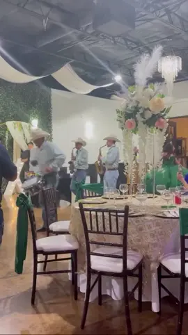 La entrada del @losdiamantesdelrio tamborazo 