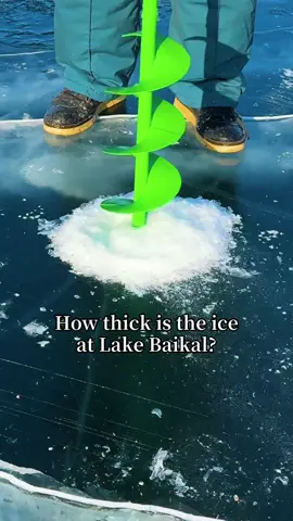 Let’s find out 😏 crushed ice anyone? 😋😋 #lakebaikal #ice #winter #crushedice 