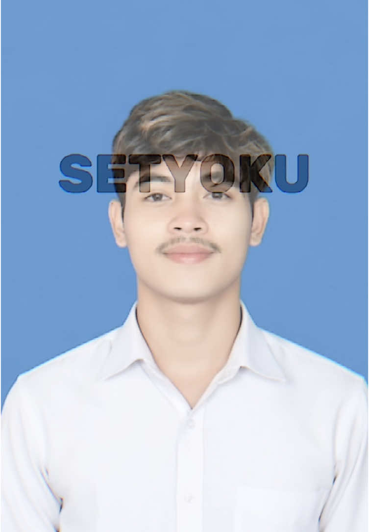 edit foto latar belakang biru 3x4, pakai baju kemeja putih polos seperti mau melamar pekerjaan. kepala tegak sejajar dengan badan tidak miring ke kanan atau ke kiri, pencahayaan terang, seperti foto studio, jangan mengubah bentuk wajah ingat jangan rubah bentuk wajah, dan perlihatkan sedikit senyum #geminiai #capcut #fyppppppppppppppppppppppp #fotobackgroundbiru 