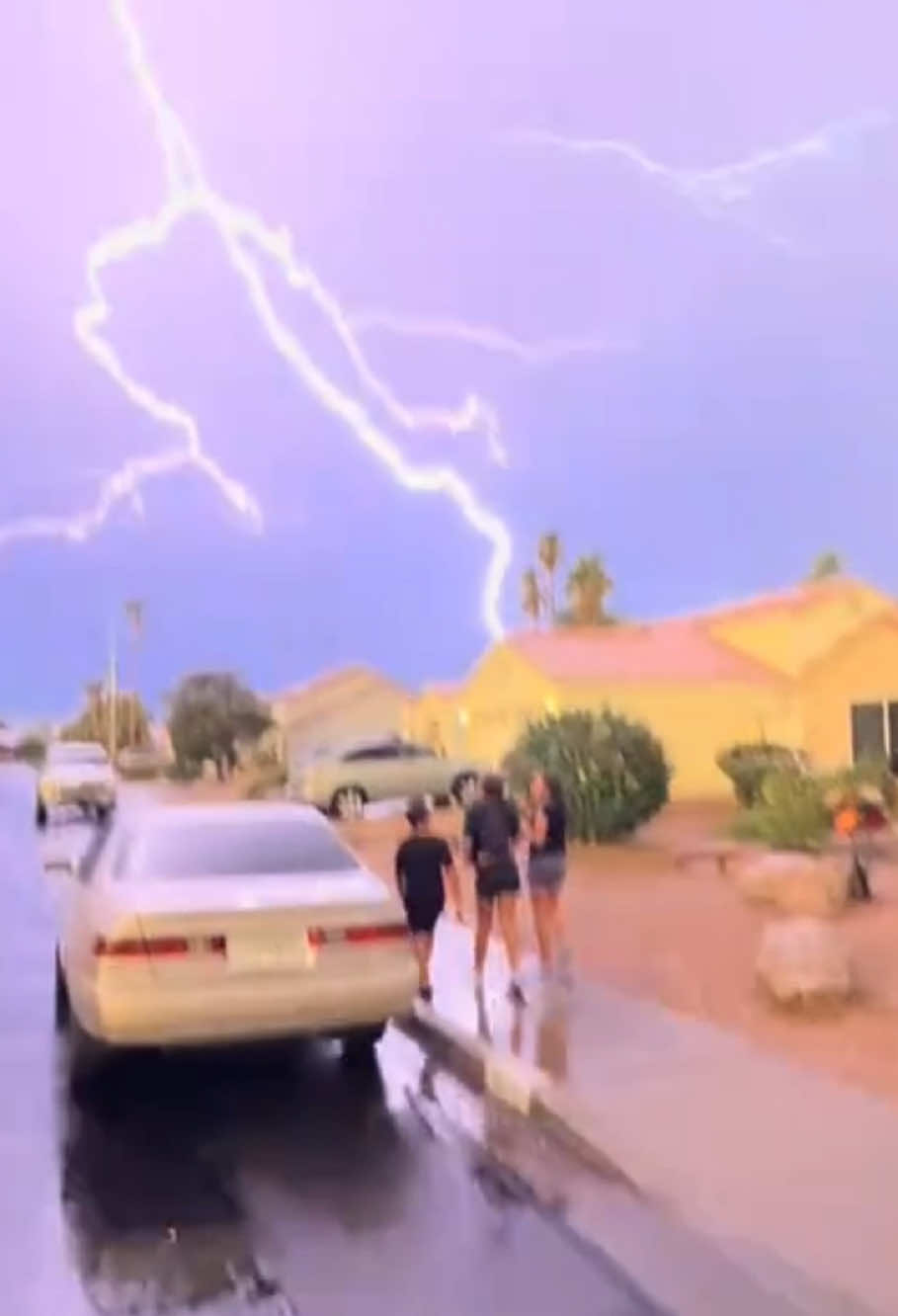 A terrifying lightning strike at close range#lightning #satisfying #oddlysatisfyingvideo #asmr #usa  