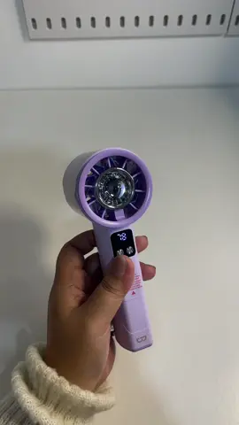 Portable fan with flashlight.pinag isa na ni @GOOJODOQ.STORE.PH #GOOJODOQchallenge #portablefan #turbofan #goojodoqturbofan 