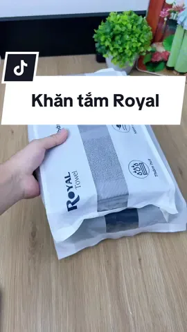 Từ hồi xem chị Hà Linh chia sẻ trên Live thì nhà mình chỉ mua đi mua lại khăn tắm nhà Royal này vì dùng quá mê luôn #khantam #khantamroyal #royaltowel #khancotton #khansoitre 