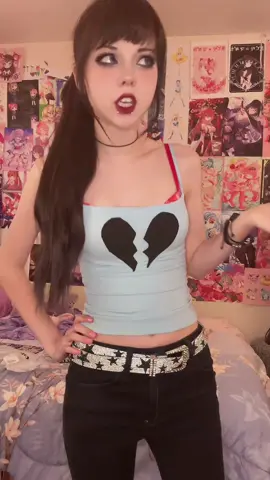 Nicole is so different from me bc I don’t drink or smoke I hate it #nicole09 #nicoleclassof09 #nicolecosplay #classof09cosplay #cosplay 