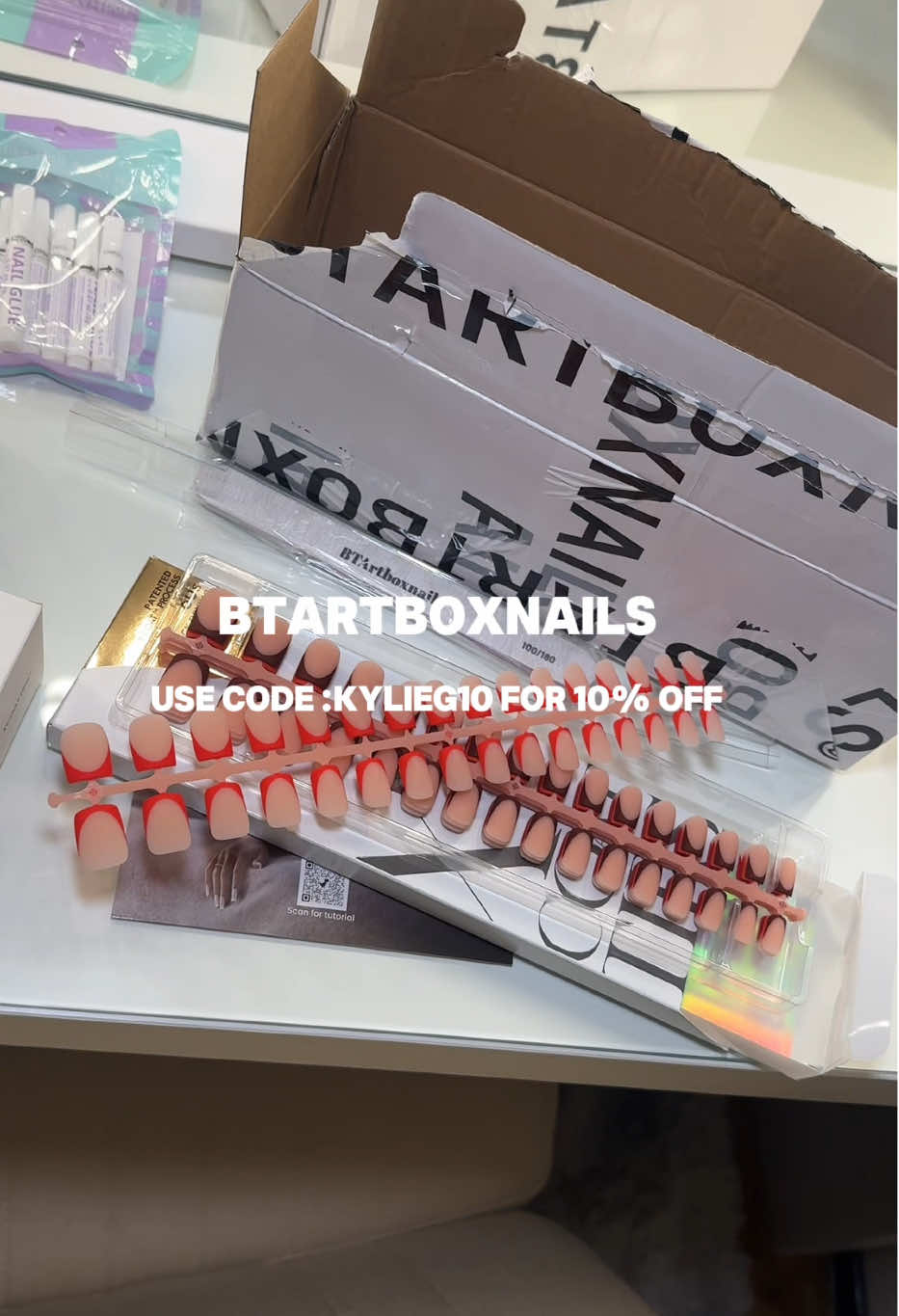@BTArtboxnailsofficial my favorite press on nails 🤧😍😍😍 USE CODE : KYLIEG10 FOR 10% OFF YOUR NEXT PURCHASE MY LOVES💞                                   #btartboxnails #xcoattips #btartboxpressonnails #press on nails