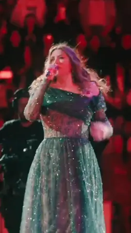 La única mujer que lleno la plaza de toros de México, deleitó a todo su público acá les dejo una de sus mejores interpretaciones  #musica #yuridia #loquesonlascosas #envivo #lyric 