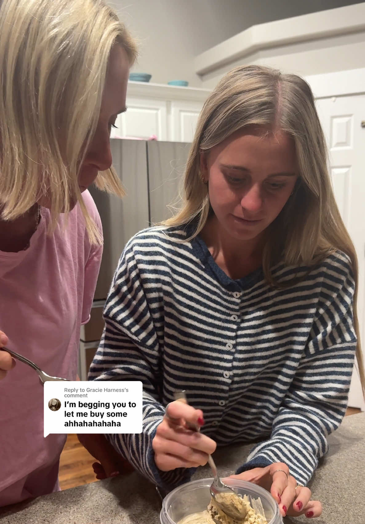 Replying to @Gracie Harness have to show the taste test even tho this lighting is not my best work (but the icecream is)