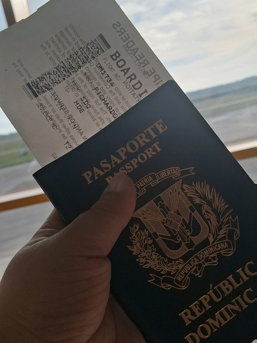 Cartera vacía, pero llena de recuerdos y vivencias ❤️🤞✨️#viajes #medellincolombia #feliz #tiaLily #vida 