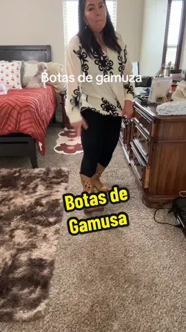 Botas de gamuza con diseńo#botas #botasdemujer #botasdegamusa #cosasdemujeres #tiktokshop 